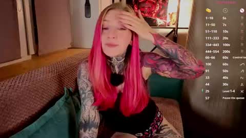 Snapshot of cherry_roxy chatting on June 18, 2026, 8:57 pm Roxy online show from June 18, 2026, 8:57 pm