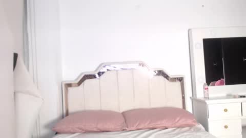 Sussan Cherry  online show from September 11, 2025, 12:22 am