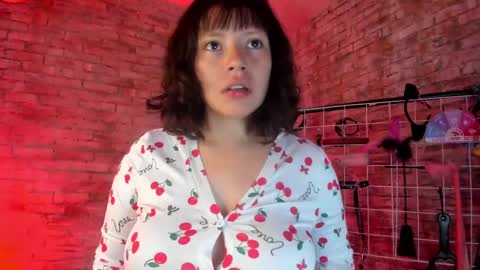 Snapshot of cherry_xoxx chatting on September 29, 2025, 11:37 am online show from September 29, 2025, 11:37 am