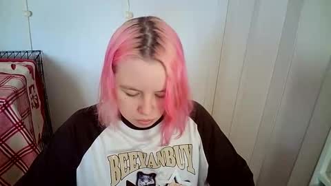 cherrybaby_0 online show from April 16, 2026, 10:16 am