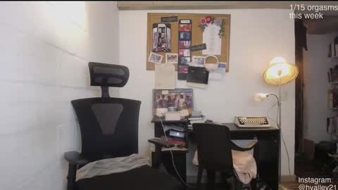 Snapshot of cherrybunny21 chatting on February 9, 2026, 2:26 am Sarah Prez online show from February 9, 2026, 2:26 am