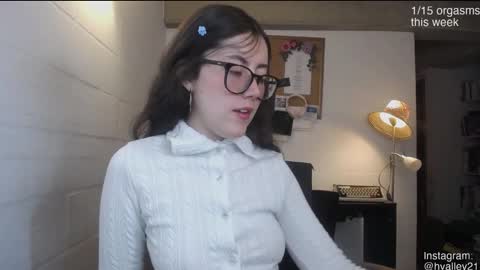 Snapshot of cherrybunny21 chatting on February 18, 2026, 4:30 am Sarah Prez online show from February 18, 2026, 4:30 am