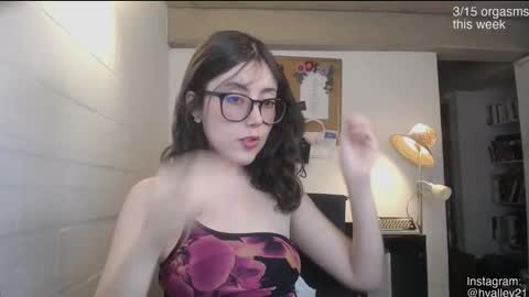 Snapshot of cherrybunny21 chatting on February 19, 2026, 12:06 am Sarah Prez online show from February 19, 2026, 12:06 am