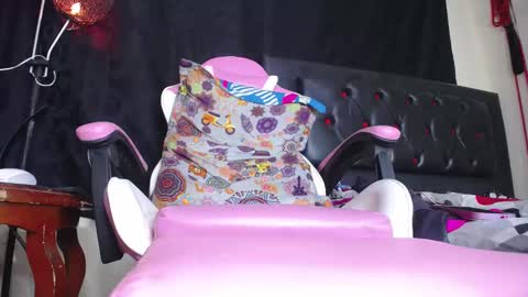 cherry hot online show from February 19, 2025, 12:14 am