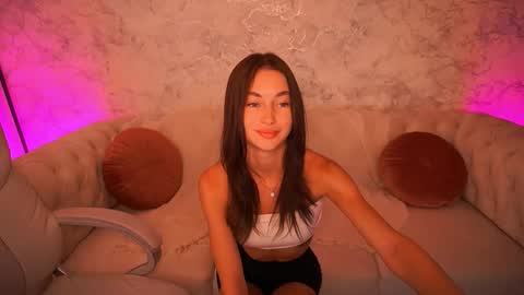 cherryylulu online show from September 15, 2025, 8:03 am