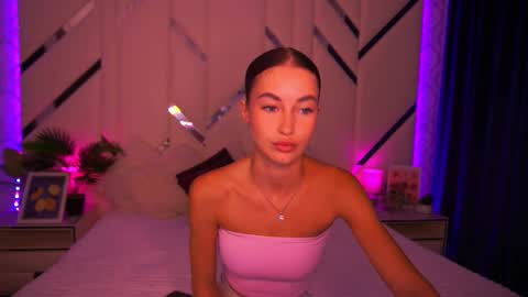 cherryylulu online show from September 18, 2025, 6:48 am