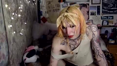 cher strauberry online show from February 24, 2026, 12:08 am