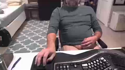 chesbayboy online show from October 16, 2025, 3:13 pm