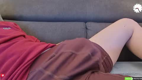 Snapshot of chezmonsieur_g chatting on July 3, 2026, 6:25 pm Grey online show from July 3, 2026, 6:25 pm