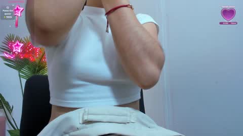 Snapshot of chiara_tay chatting on January 15, 2025, 2:27 am Chiara online show from January 15, 2025, 2:27 am