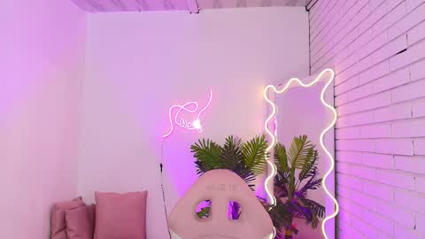 Snapshot of chiara_tay chatting on February 27, 2025, 6:50 am Chiara online show from February 27, 2025, 6:50 am