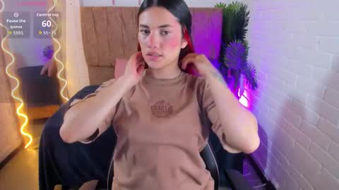 Snapshot of chiara_tay chatting on October 3, 2025, 7:33 pm Chiara online show from October 3, 2025, 7:33 pm