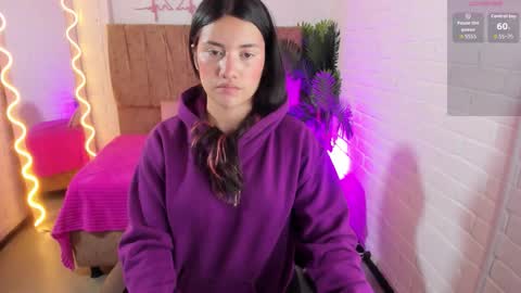 Snapshot of chiara_tay chatting on October 18, 2025, 7:03 pm Chiara online show from October 18, 2025, 7:03 pm