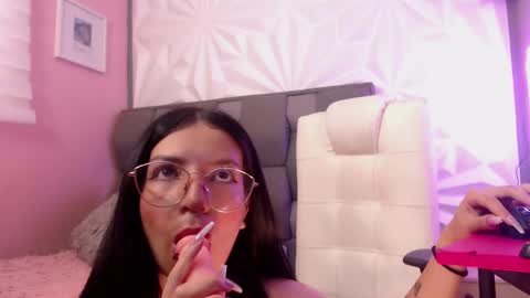 Snapshot of chiaraa_fiore chatting on February 15, 2025, 8:01 pm Chiara online show from February 15, 2025, 8:01 pm