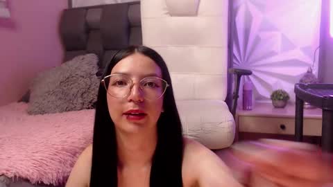 Snapshot of chiaraa_fiore chatting on February 18, 2025, 11:19 pm Chiara online show from February 18, 2025, 11:19 pm