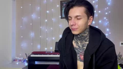 Snapshot of chillguy2k chatting on December 6, 2024, 12:02 am Rick online show from December 6, 2024, 12:02 am