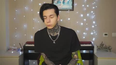 Snapshot of chillguy2k chatting on December 8, 2024, 11:19 pm Rick online show from December 8, 2024, 11:19 pm