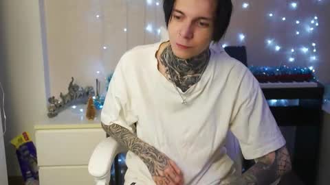 Snapshot of chillguy2k chatting on December 27, 2024, 10:16 pm Rick online show from December 27, 2024, 10:16 pm