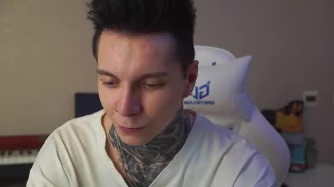 Snapshot of chillguy2k chatting on January 18, 2025, 11:44 pm Rick online show from January 18, 2025, 11:44 pm