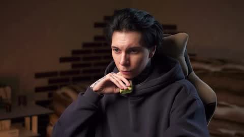 Snapshot of chillguy2k chatting on December 1, 2025, 10:04 pm Rick online show from December 1, 2025, 10:04 pm