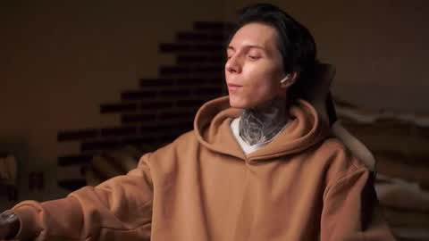 Snapshot of chillguy2k chatting on December 4, 2025, 5:32 pm Rick online show from December 4, 2025, 5:32 pm