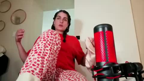 Snapshot of chillwithcamii chatting on April 24, 2026, 10:23 pm yoursensualparadise online show from April 24, 2026, 10:23 pm