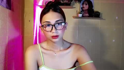 Snapshot of chinitaluxe chatting on June 24, 2026, 7:24 pm Chinita online show from June 24, 2026, 7:24 pm