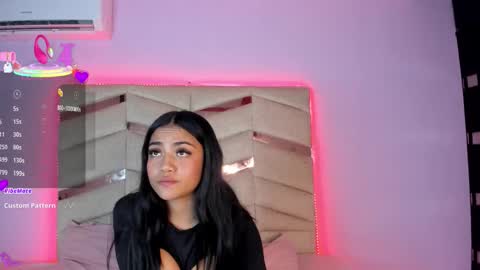 Snapshot of chiquicute chatting on September 15, 2025, 12:27 pm laura online show from September 15, 2025, 12:27 pm