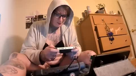 chl0efromthestars online show from February 20, 2026, 3:25 am