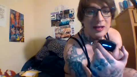 chl0efromthestars online show from March 1, 2026, 6:48 am