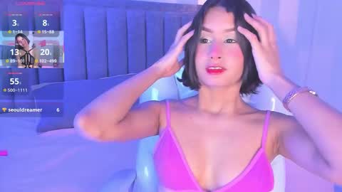 C H L O E  online show from September 13, 2025, 3:01 pm