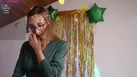 Chloe Bitelly online show from March 17, 2026, 7:50 pm