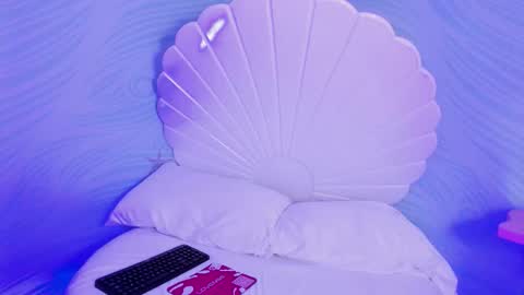 chloe_blowjob online show from February 17, 2026, 11:40 am