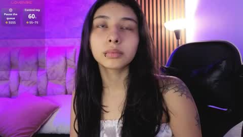 chloe_bluee_ online show from April 18, 2026, 11:03 am