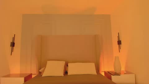 Chloe online show from April 6, 2026, 11:55 am