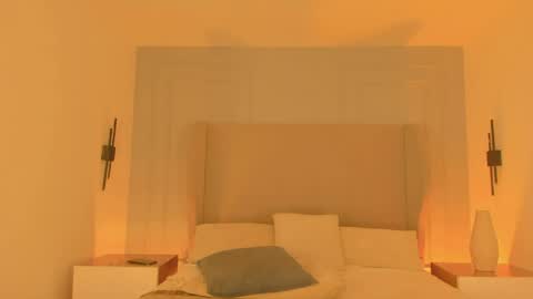 Chloe online show from April 10, 2026, 11:59 am