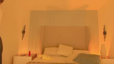 Chloe online show from April 13, 2026, 12:10 pm