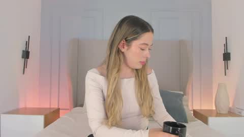 Snapshot of chloe_dee_ chatting on June 9, 2026, 7:03 pm Chloe online show from June 9, 2026, 7:03 pm