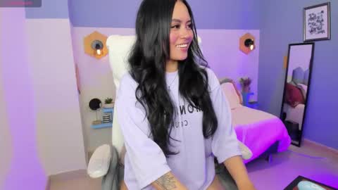 Chloe online show from November 27, 2025, 5:15 pm