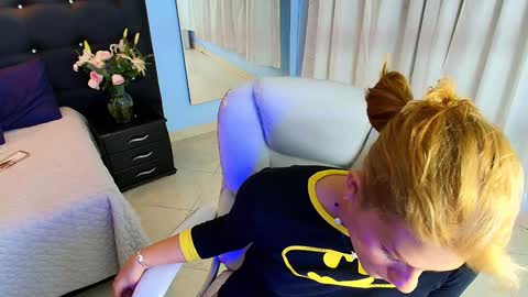 Snapshot of chloe_goddes chatting on December 13, 2024, 12:42 am CHLOE online show from December 13, 2024, 12:42 am