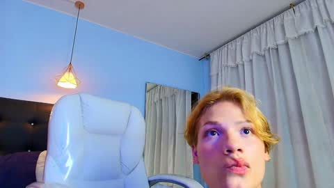 Snapshot of chloe_goddes chatting on December 13, 2024, 11:50 pm CHLOE online show from December 13, 2024, 11:50 pm