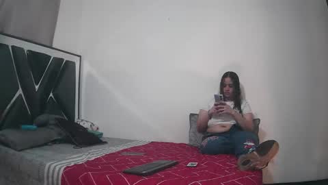 Chloe and Danna online show from March 12, 2025, 9:03 pm