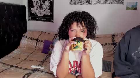 chloe_kisses online show from September 12, 2025, 10:26 am