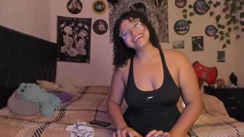 chloe_kisses online show from October 3, 2025, 11:07 am