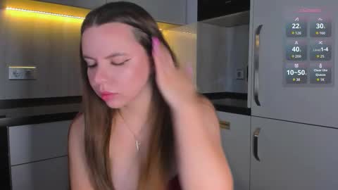 Snapshot of chloe_loo chatting on October 13, 2025, 4:34 am Chloe online show from October 13, 2025, 4:34 am