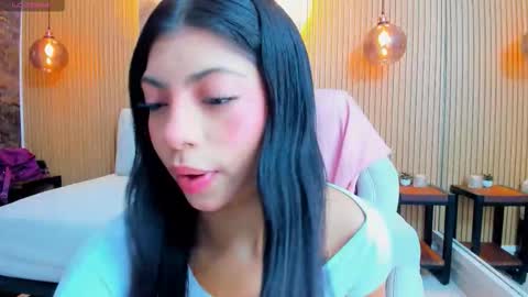  CHLOE  online show from November 1, 2025, 7:05 pm