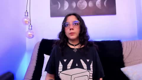 Snapshot of chloe_noire chatting on March 4, 2026, 12:11 pm Chloe online show from March 4, 2026, 12:11 pm