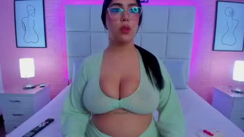 Snapshot of chloe_parker_ chatting on June 25, 2026, 5:12 am cloe online show from June 25, 2026, 5:12 am