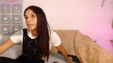 Snapshot of chloe_peach_ chatting on June 5, 2026, 12:33 pm chloe_peach_ online show from June 5, 2026, 12:33 pm