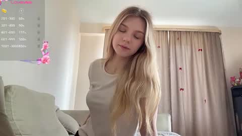 Snapshot of chloe_show chatting on July 6, 2026, 11:40 am hloe online show from July 6, 2026, 11:40 am